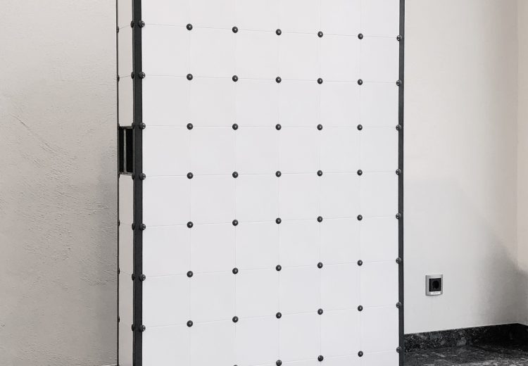 Sichtschutz Stellwand Trennwand Sichtwand Raumtrenner Deko Dekoration Dekoartikel Büro Werbung Werbeartikel x-cett Cassette individuell kreativ personalisiert Popup Store Büroausstattung Ausstellung Produktpräsentation Firmenpräsentation Baukastensystem Messebausysteme Thekenbau Messewand Mobiler Messestand Infostand Kommode leicht Lobby